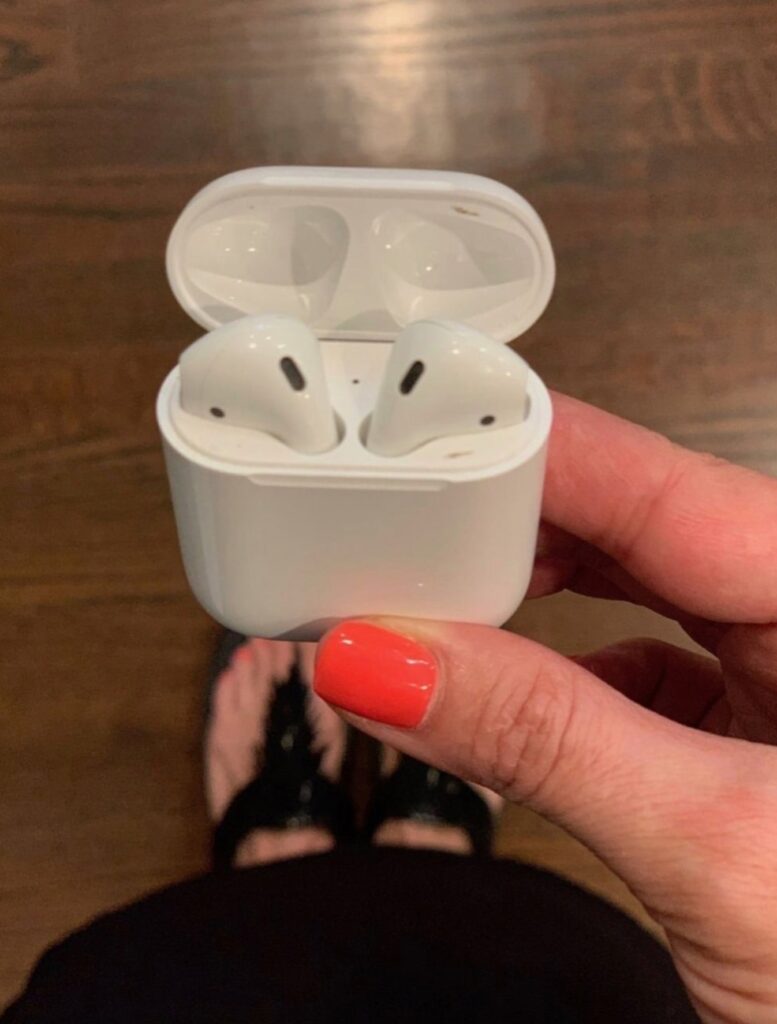 Apple AirPods (2nd Generation)