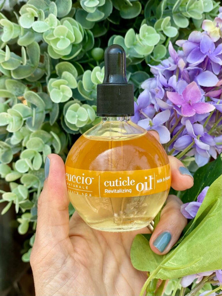 Cuccio Naturale Revitalizing & Hydrating Cuticle Oil!