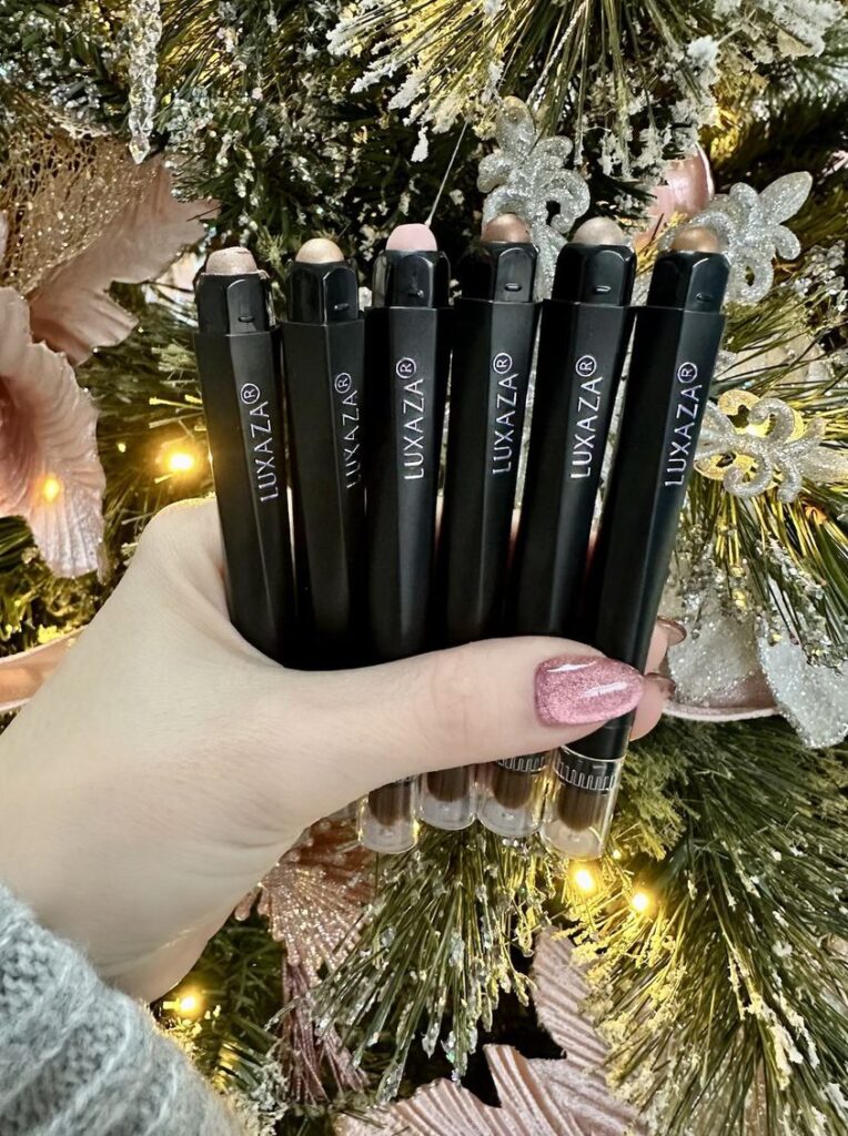 LUXAZA eyeshadow stick