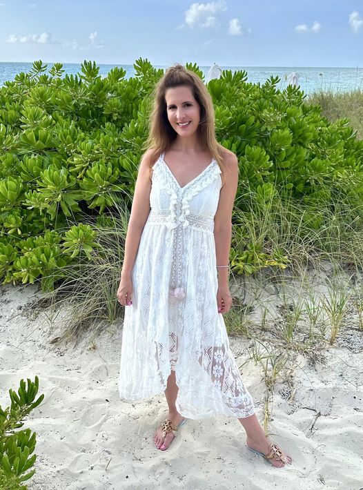 This dress from Cupshe is S-T-U-N-N-I-N-G!!!
