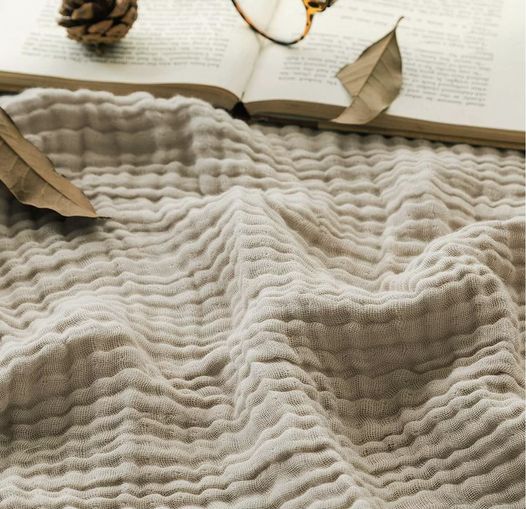 Emme muslin blanket