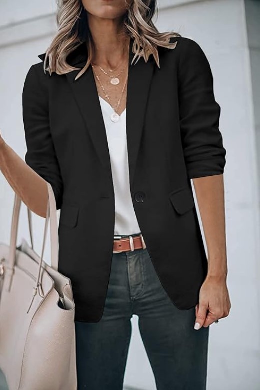 Fabulous is this 3/4 ruched sleeve blazer!