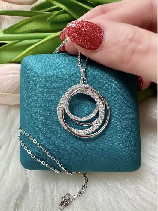 gorgeous moissanite necklace