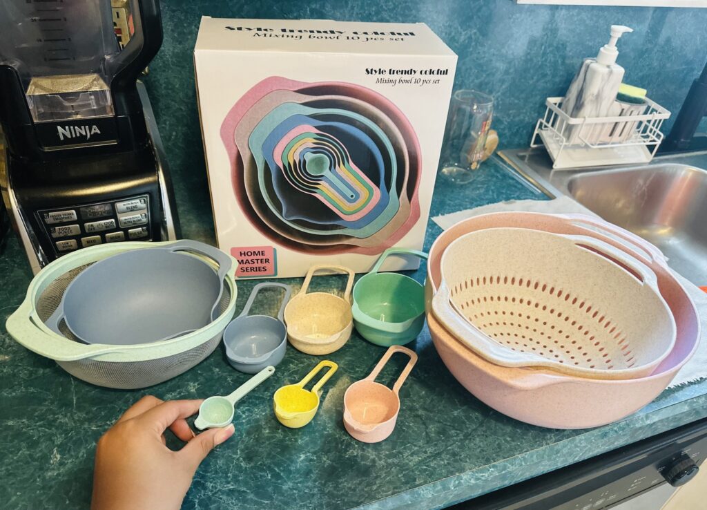 10-pc Plastic Mixing Bowl set!