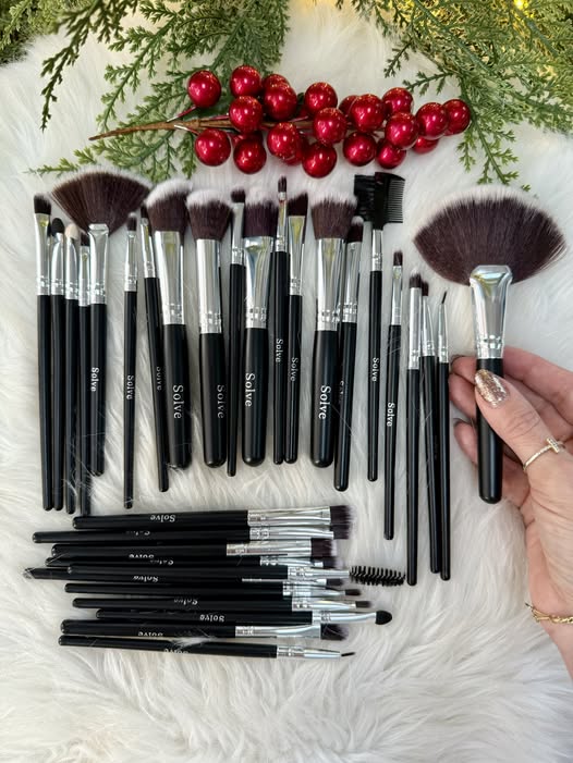 makeup brush