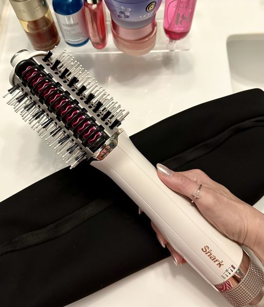 Shark SmoothStyle Heated Comb & Blow Dryer Brush