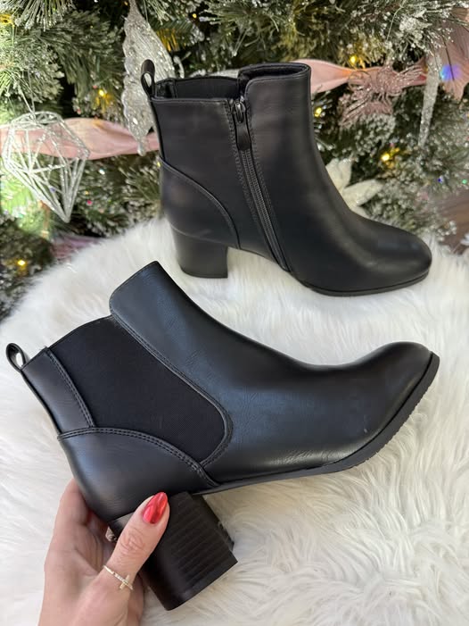 Dream Pairs Chelsea boot!