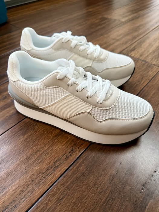 Dream Pairs sneakers