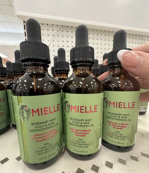 Mielle Organics Rosemary Mint Scalp & Hair Strengthening Oil