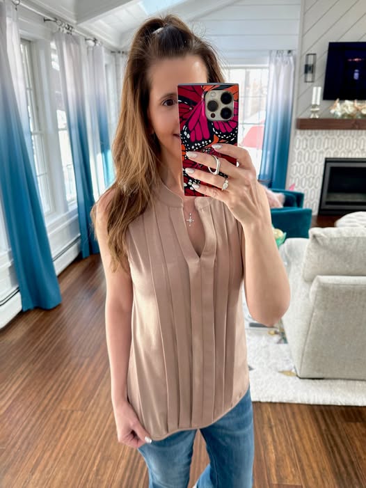 EVALESS tops