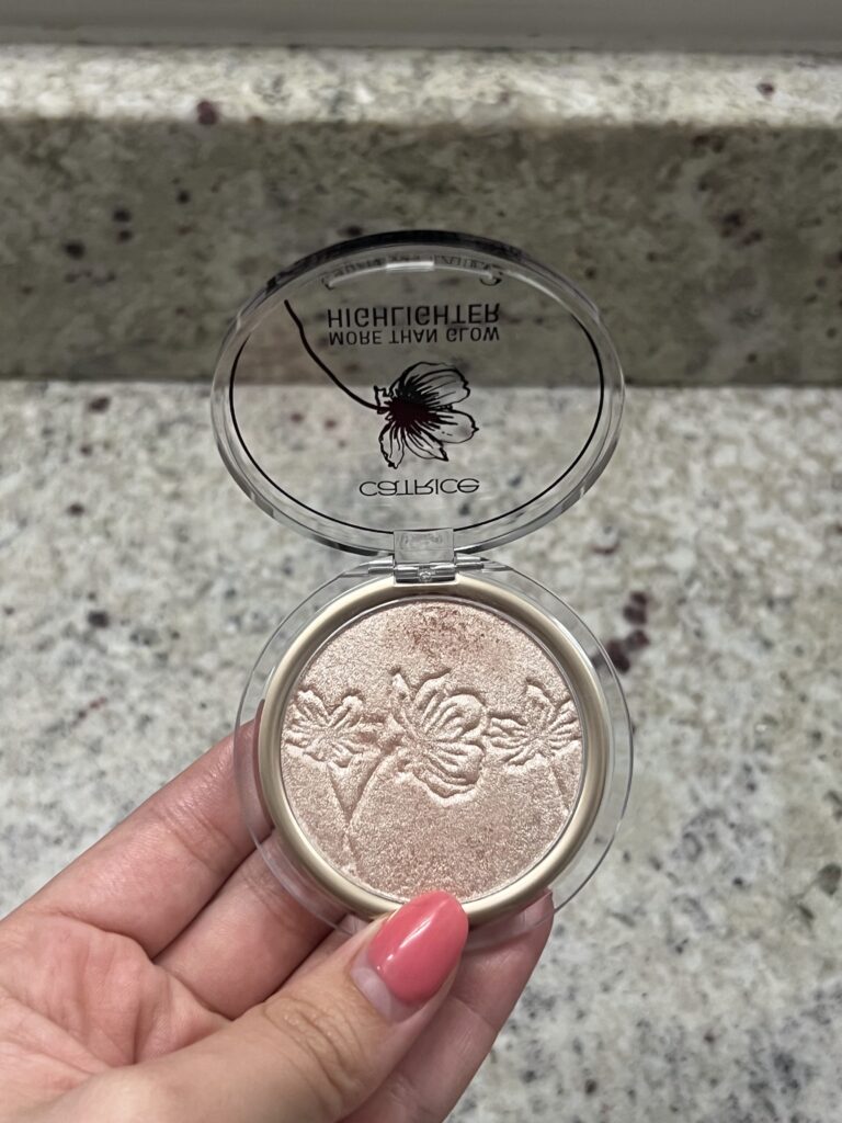 Catrice More Than Glow Highlighter!