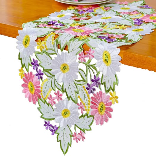 embroidered daisy table runner