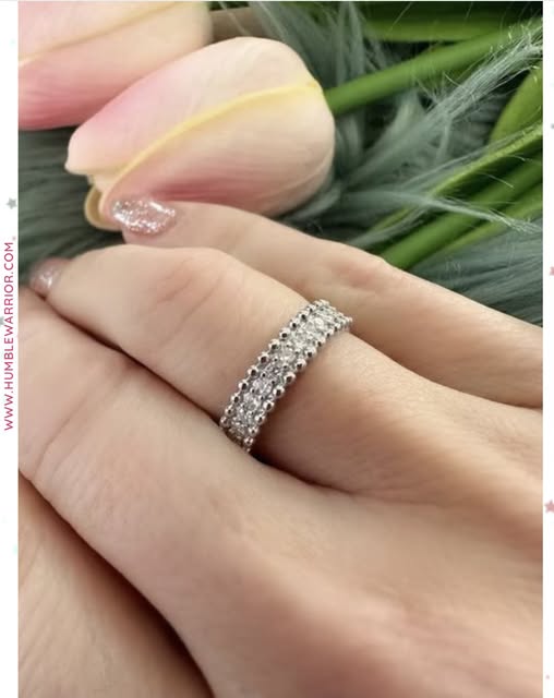 stunning moissanite band
