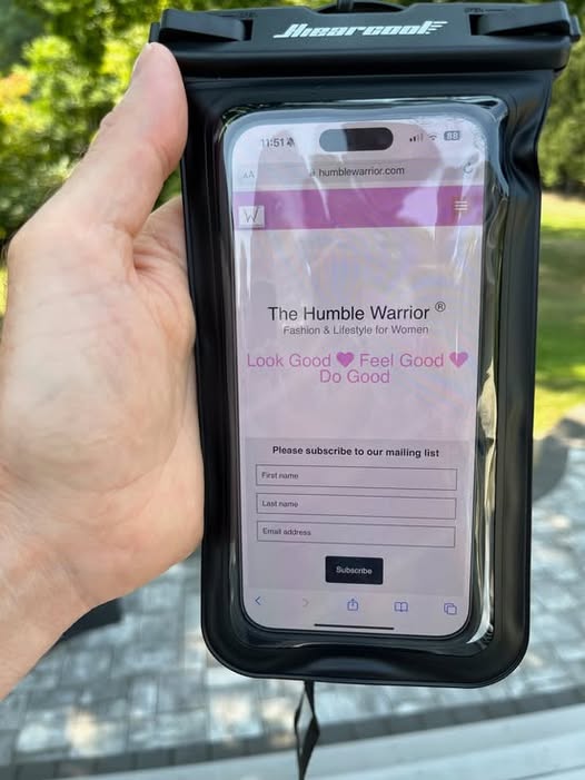 Universal Waterproof Phone Pouch by Hiearcool