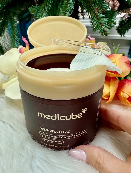 Medicube Deep Vita C Facial Pads