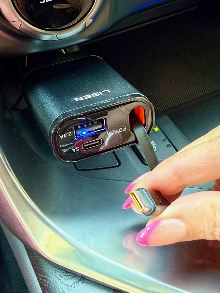 LISEN Retractable USB-C Fast Charger