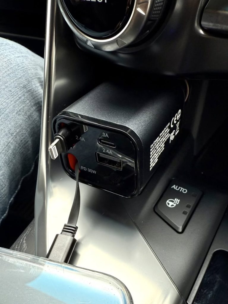 JOYROOM Retractable Car Charger