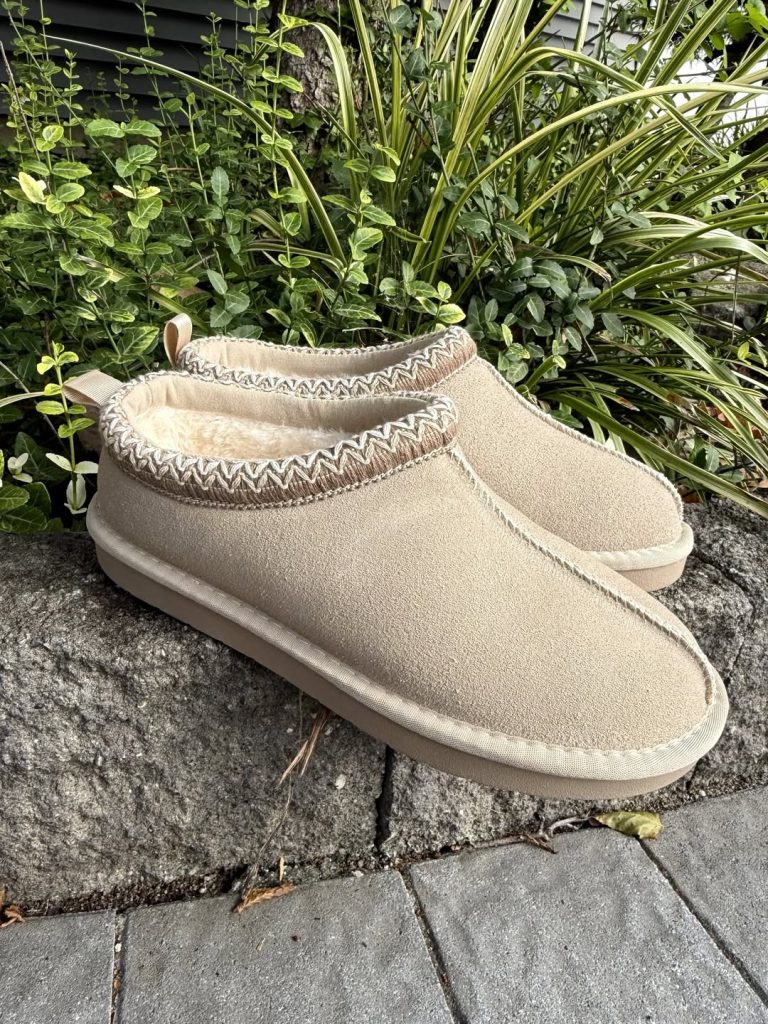 DREAM PAIRS fuzzy suede slippers