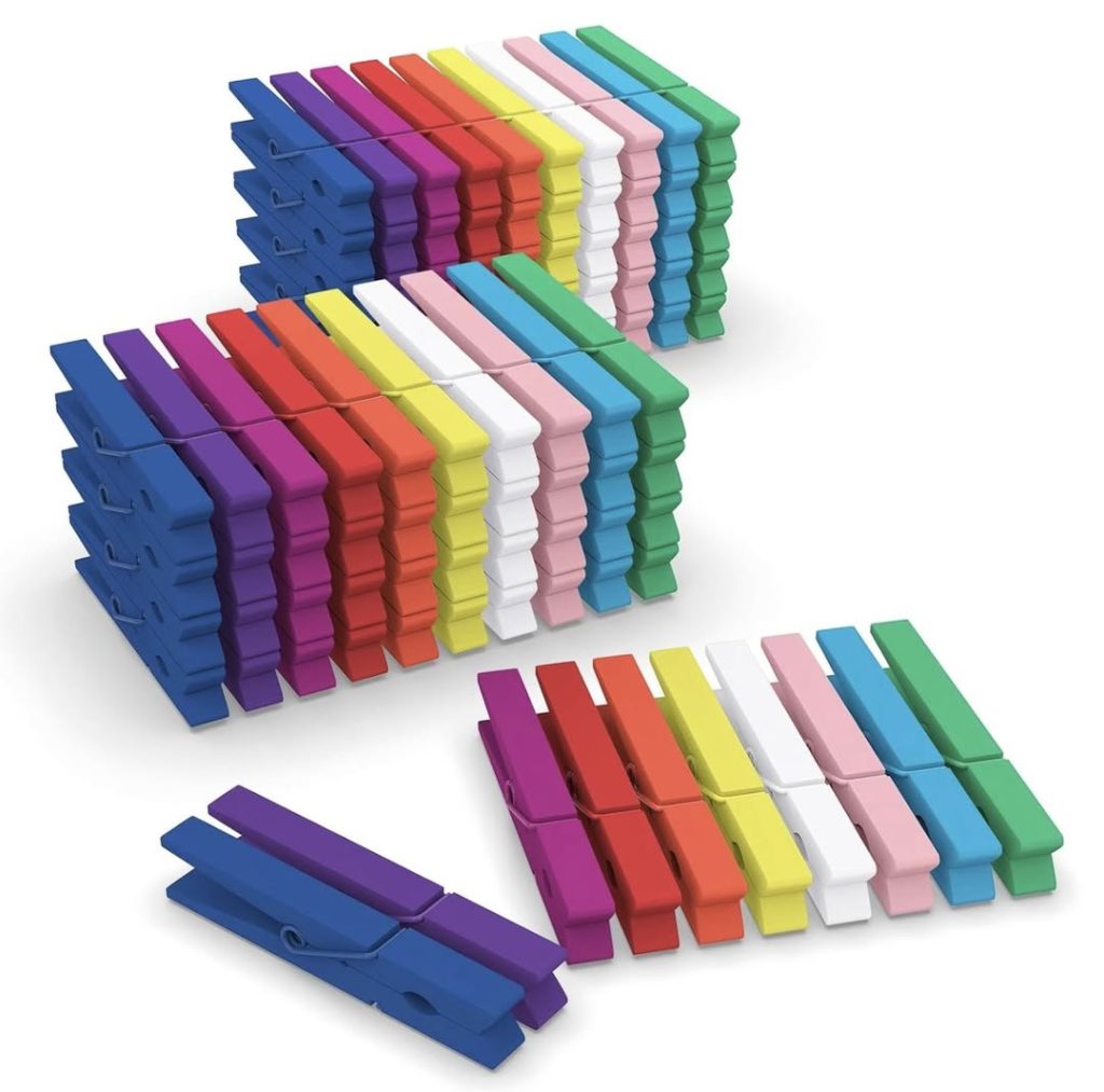 set of 100 wooden clothespins