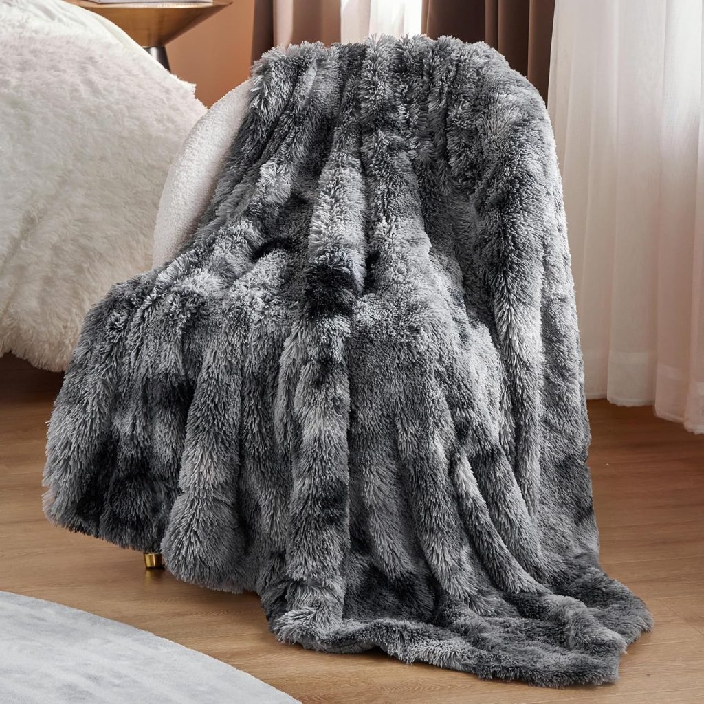 Bedsure Faux Fur Throw Blanket!