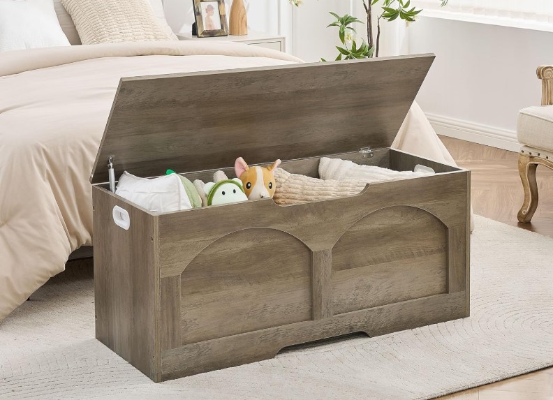 Farmhouse Storage Bench!