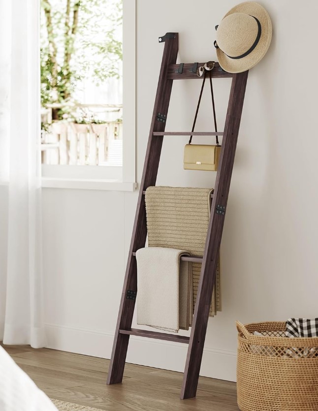 5 Tier blanket ladder with 4 removable hooks!