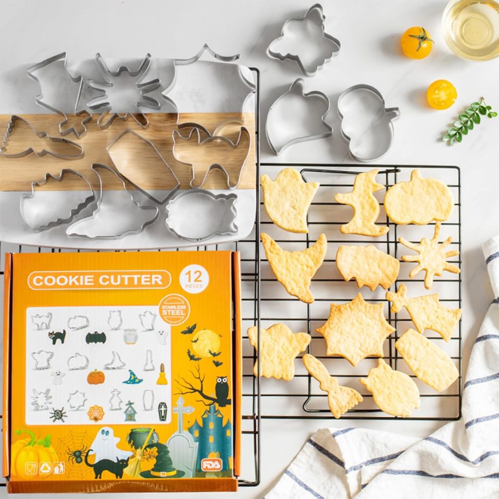 12-piece Halloween cookie cutter kit