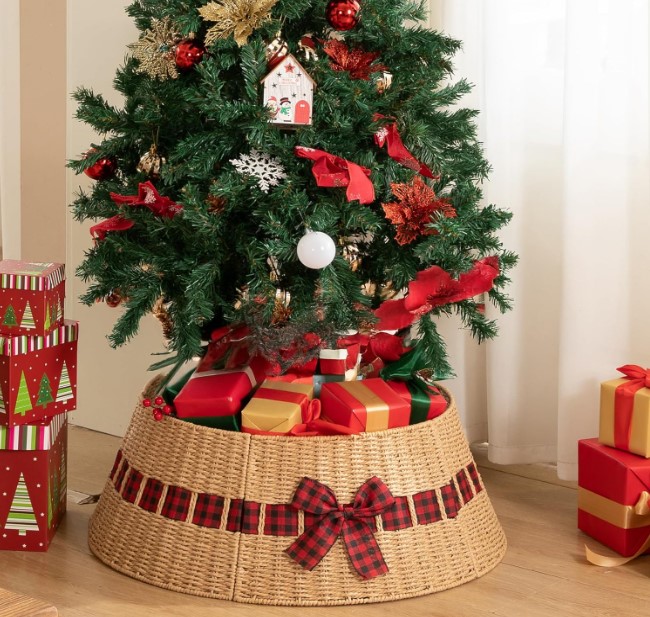 Christmas Wicker Tree Collar with a Bow Tie