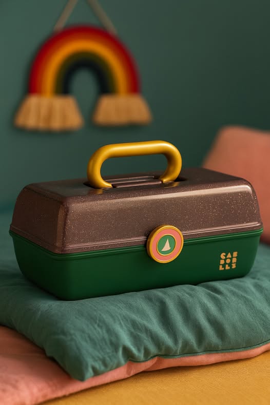 Caboodles limited-edition Wicked Glinda box
