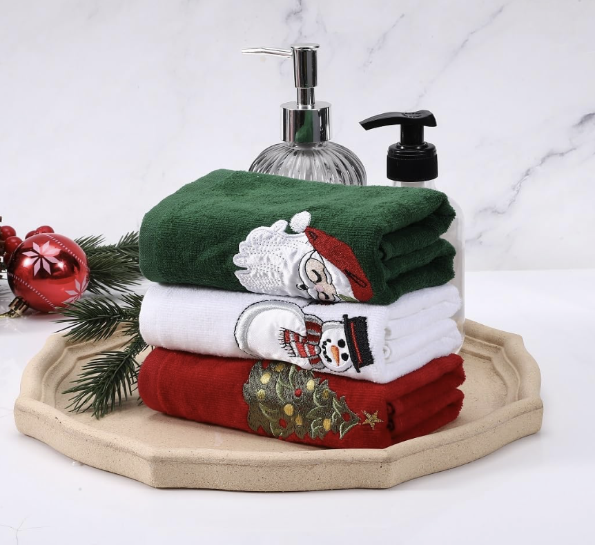 3-Pack of Holiday Hand Towels!