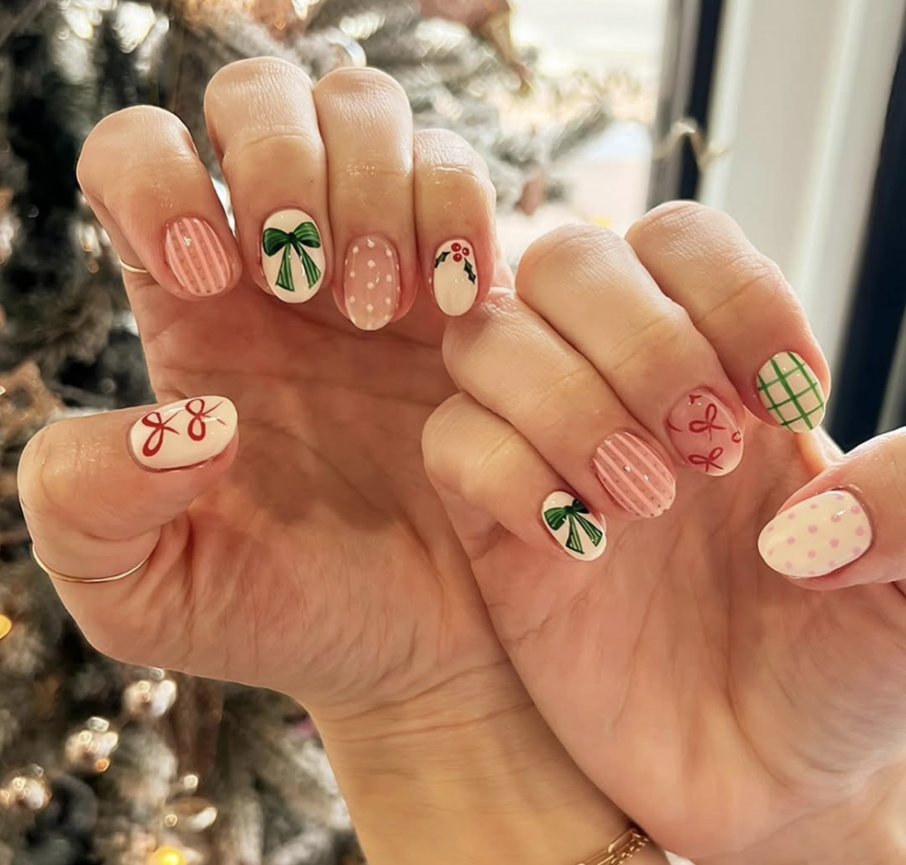 short almond holiday press-on