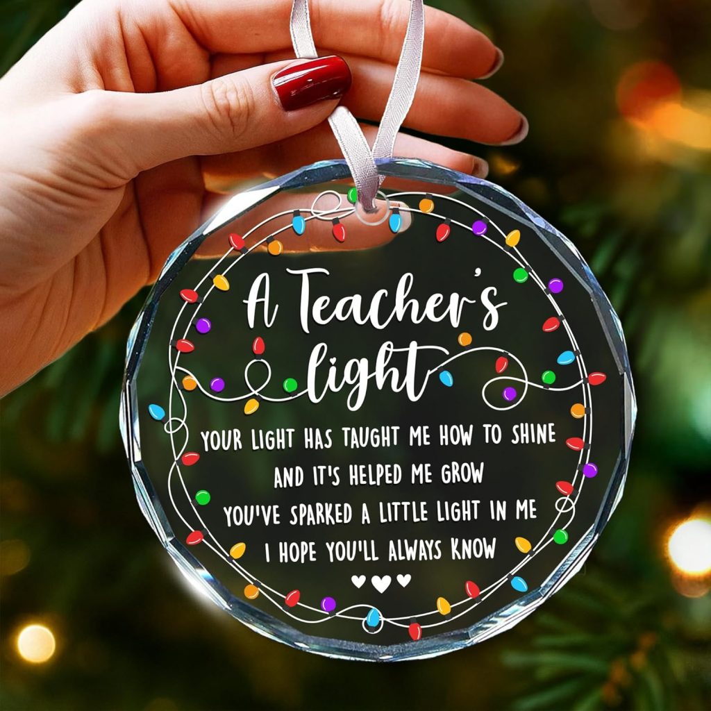 Teacher Gift Idea: A Teacher’s Light Ornament