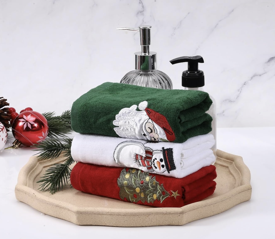 3-Pack of Holiday Hand Towels!