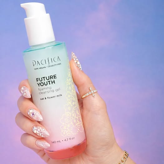 Pacifica Future Youth Foaming Face Wash