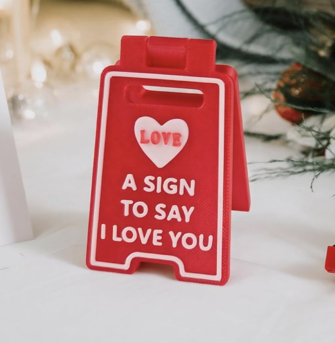 desk sign for your Valentine!