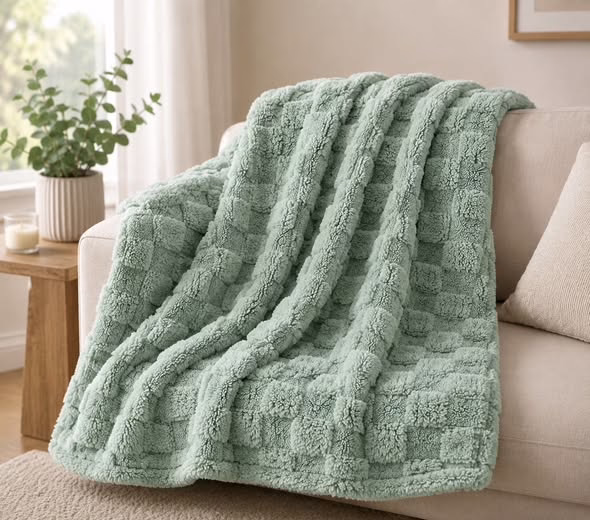 Bedsure GentleSoft Throw Blanket
