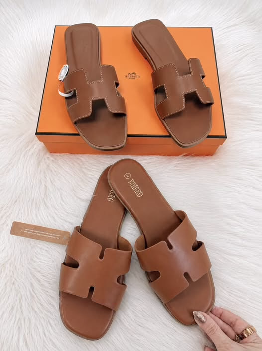 Women’s Dressy Flat Sandals