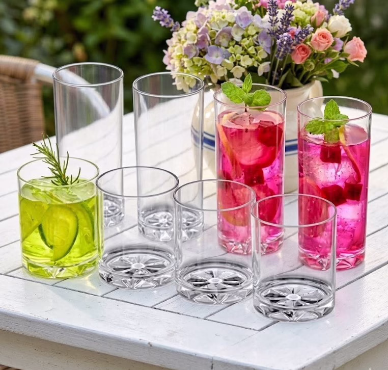 Set of 8 Plastic Glasses