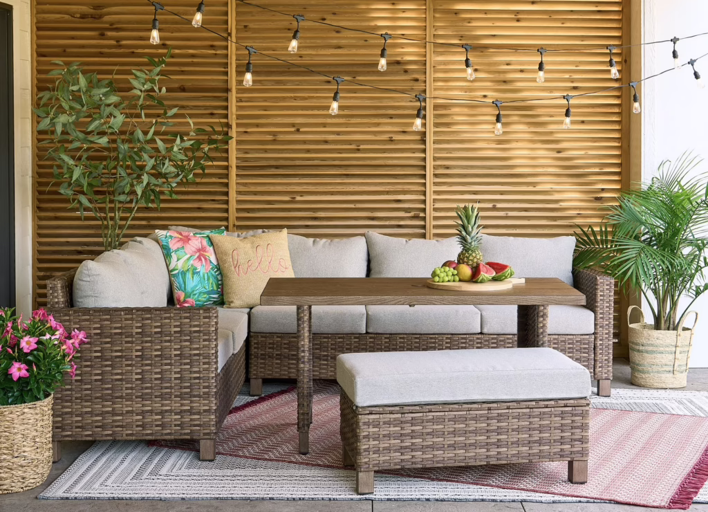Brookbury 4-Piece Set