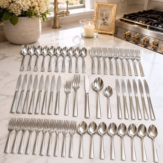 60-Piece Stainless Steel Set