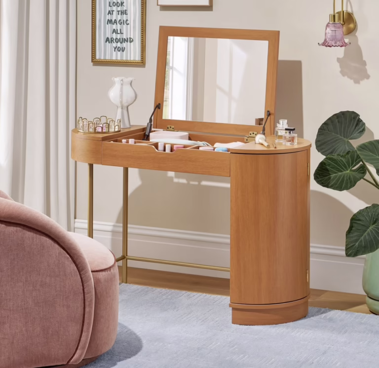 Beautiful Mae Vanity!