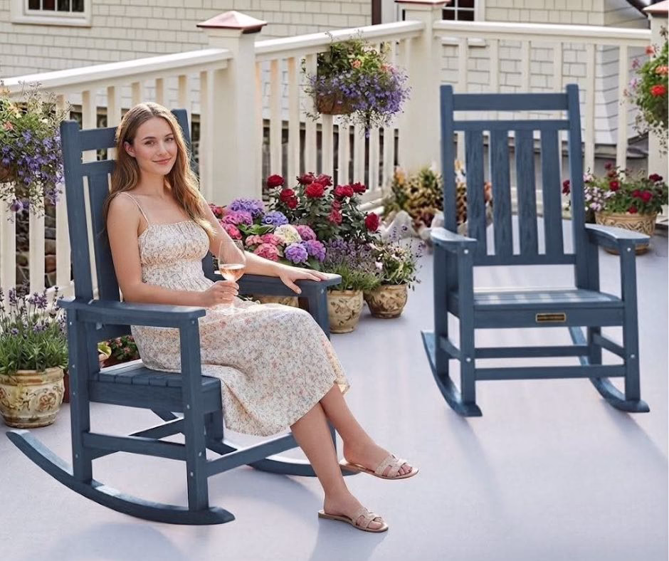 Set of 2 Rocking Chairs